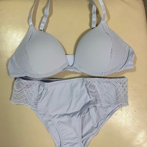 Pepper Lace Lift Bra and matching bikini panties, new in package.
